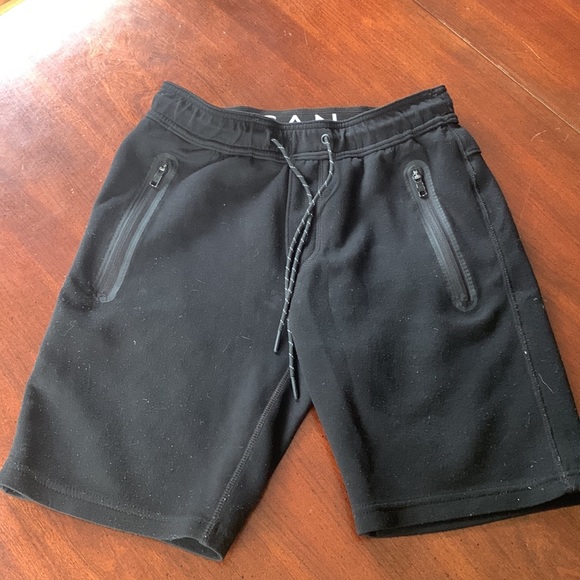 AE athletic men’s shorts - Picture 2 of 4